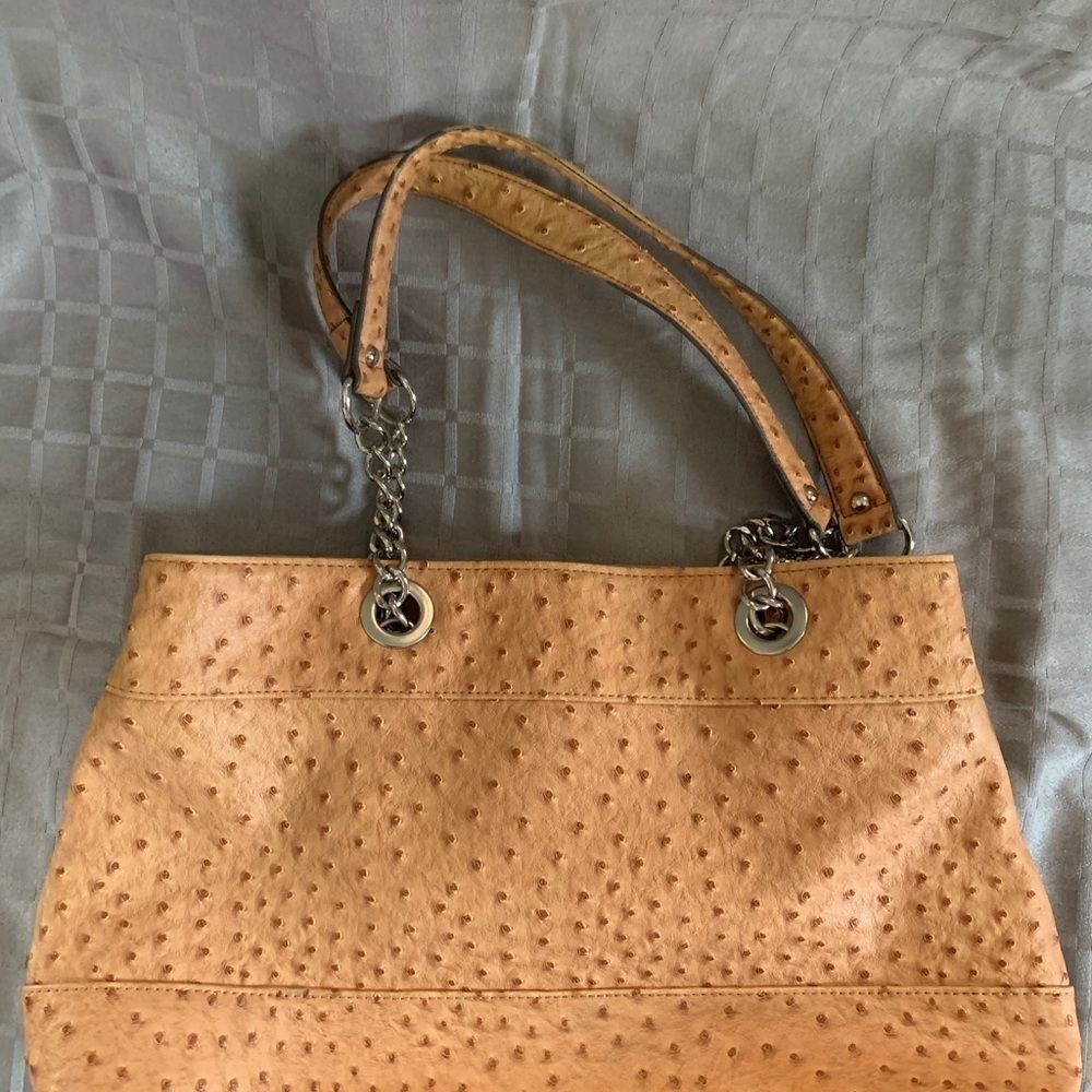 Gorgeous tan ostrich style handbag M/L